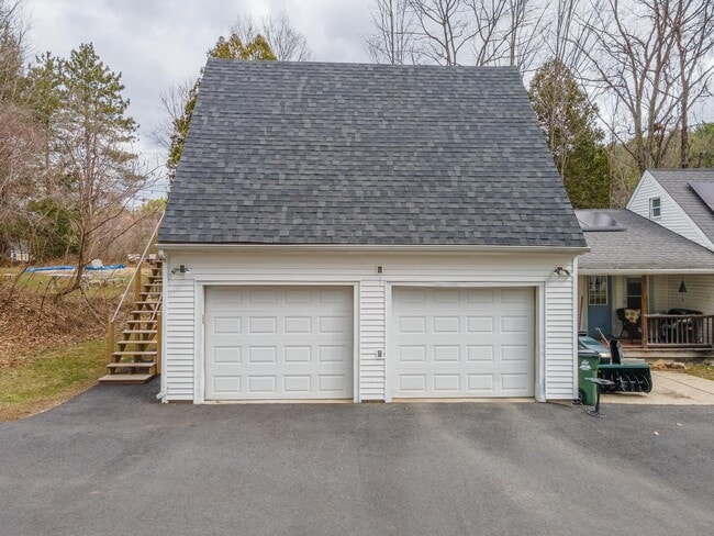 Building Photo - 212 Gilsum St