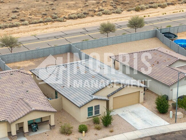 Building Photo - Beautiful Home, Perfect Location and Price
