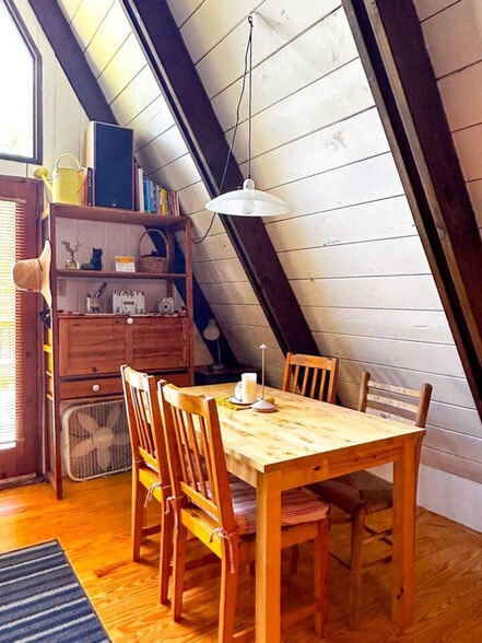 Building Photo - 614 Sanford Hollow Rd