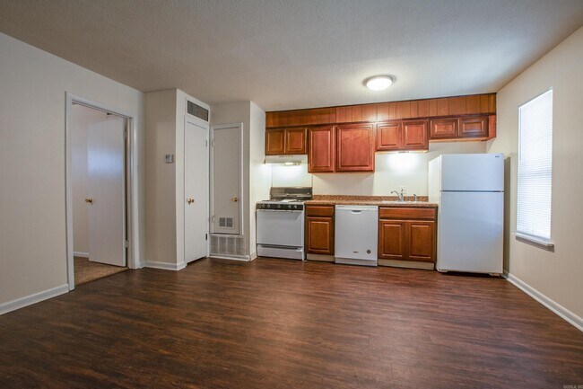 Building Photo - 201 N Polk St