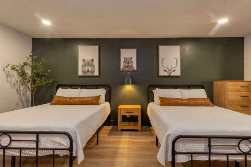 Building Photo - 1078 E White Mountain Blvd