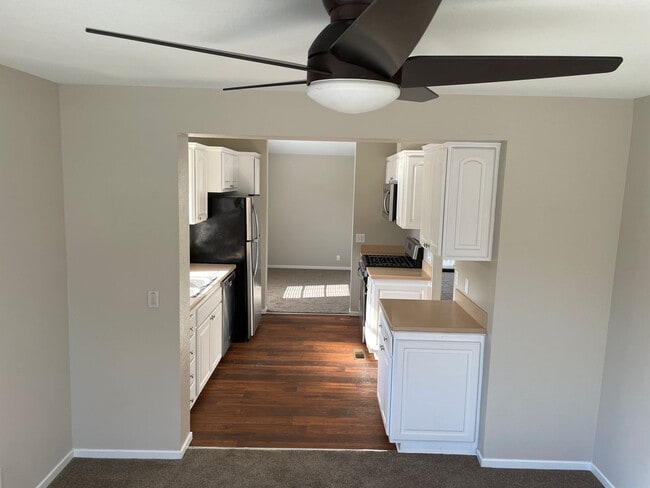 Building Photo - 4471 Garnet Ln