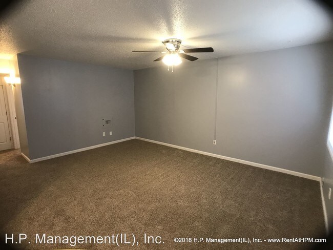 Building Photo - 1144 University Dr