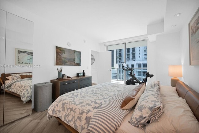 Building Photo - 1100 S Miami Ave