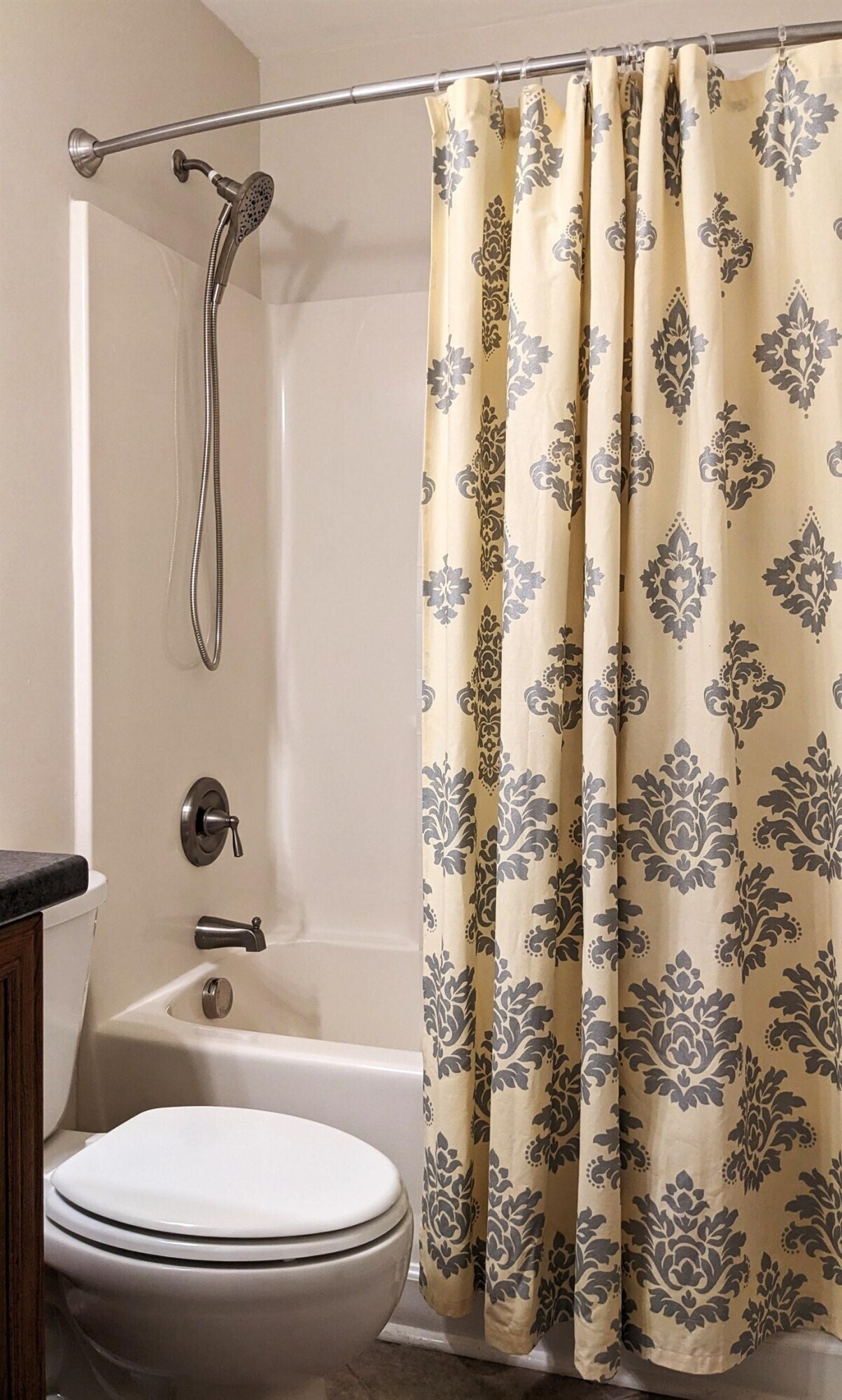 Building Photo - 204 Celeste Cir