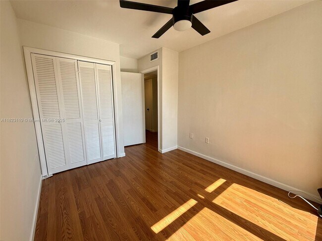 Building Photo - 8522 SW 103rd Ave
