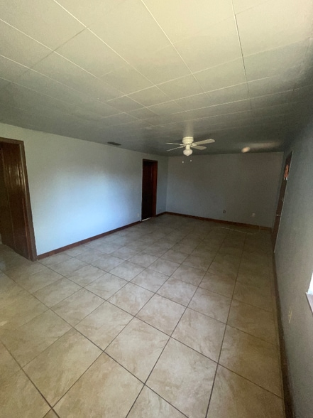 Building Photo - 2006 34th St NW