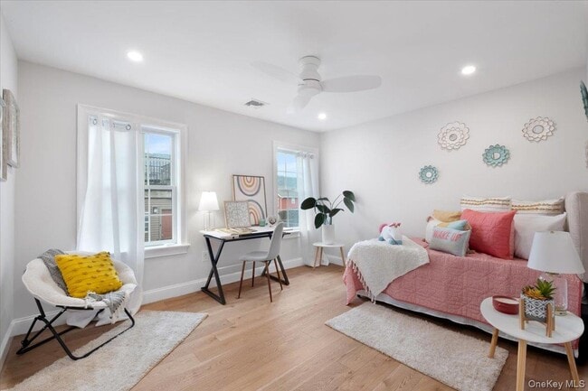 Building Photo - 32 Ackerman St