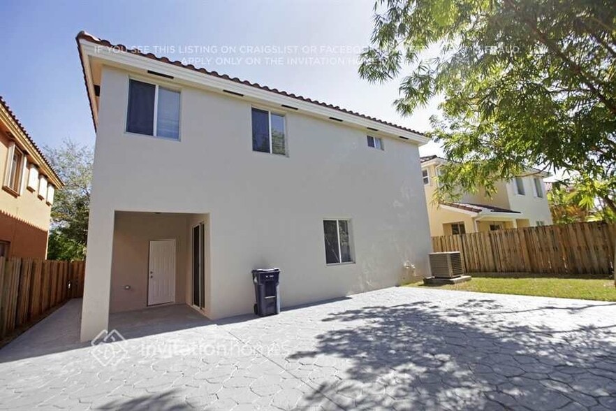 Building Photo - 15374 SW 141st Ct