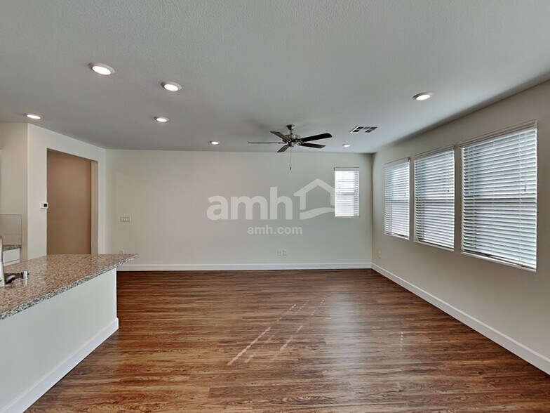 Building Photo - 8163 Inhibition Ct
