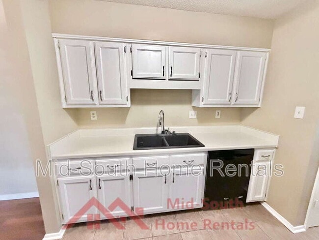 Building Photo - 8339 Honey Dew Cove
