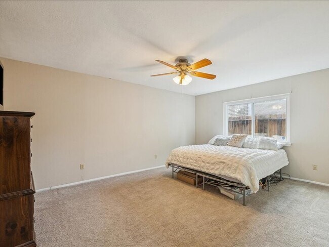 Building Photo - 3902 Broken Elm Dr