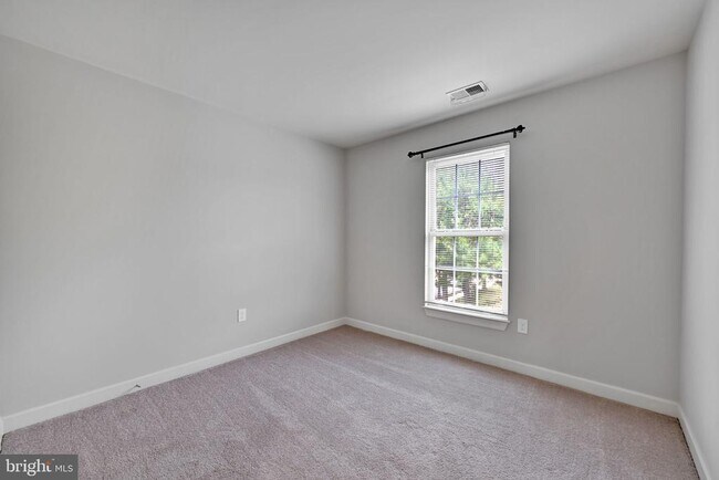 Building Photo - 14203 Plum Run Way