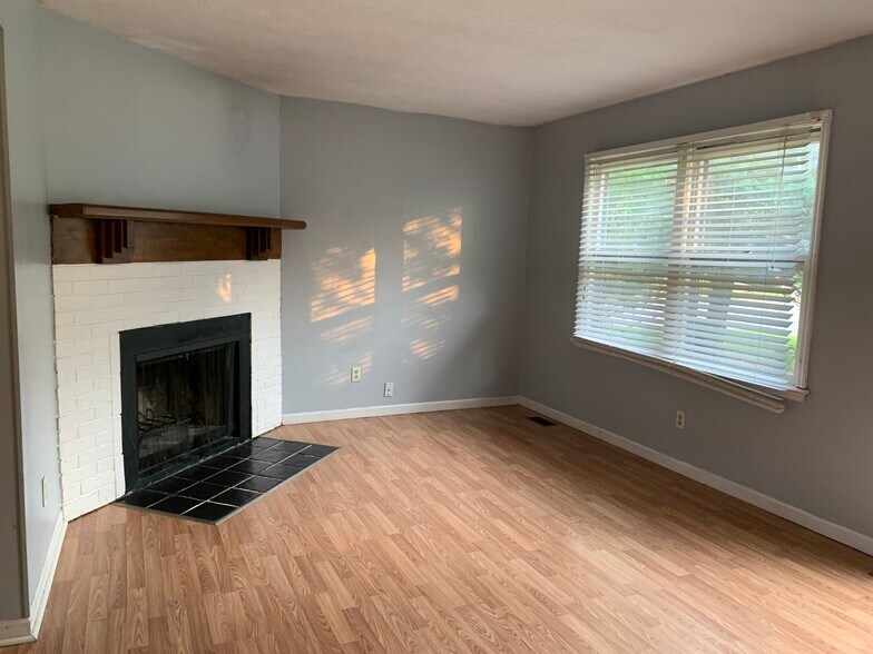 Building Photo - 3201 Catskill Ct