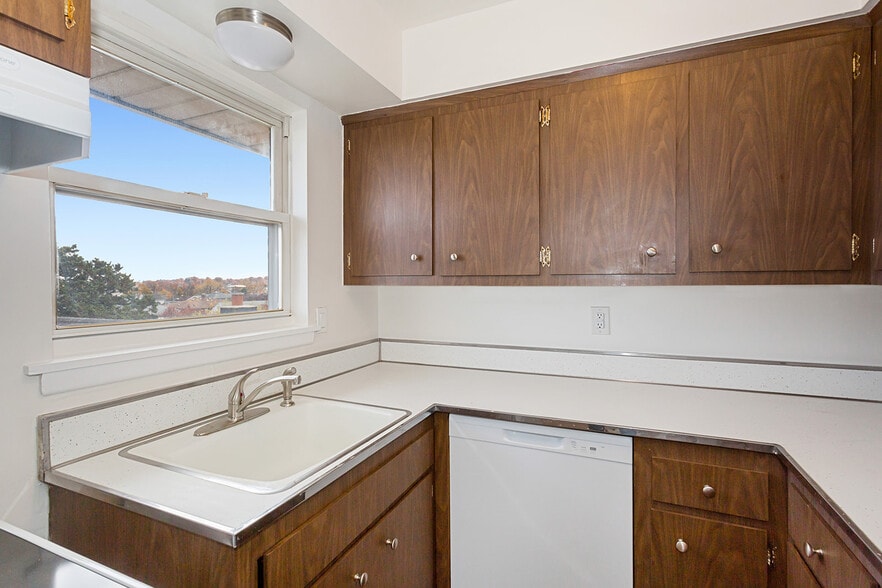 Building Photo - 145 Arnot St