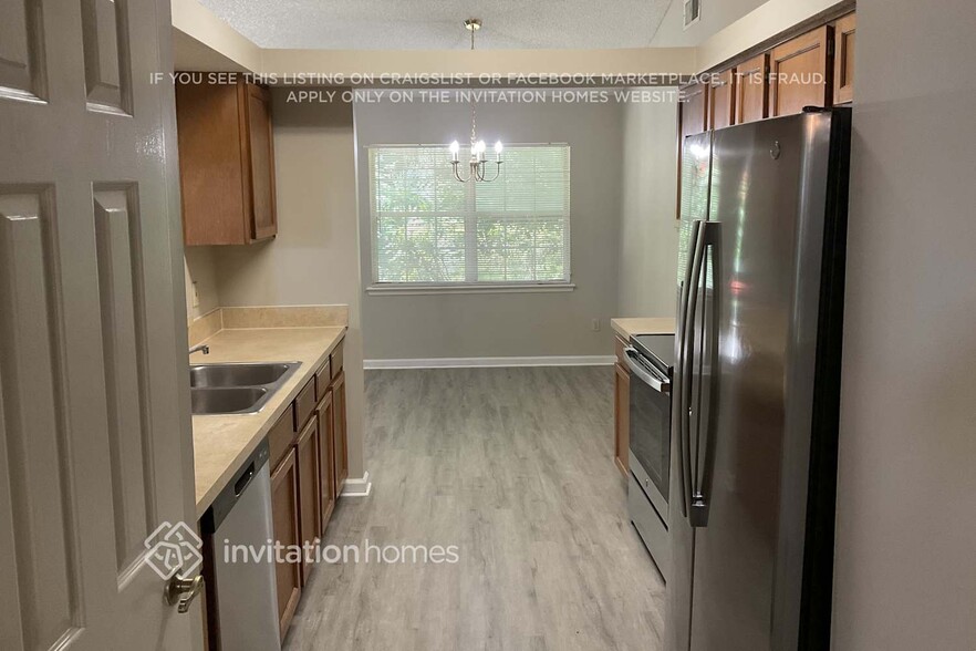 Building Photo - 11868 Gran Meadows Way