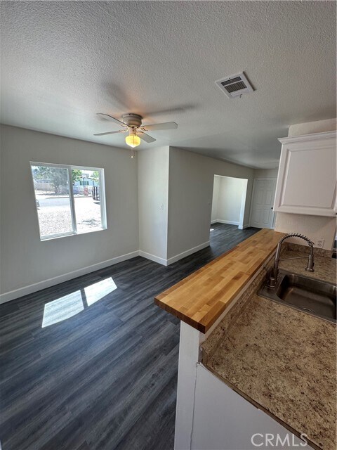Building Photo - 454 S Rosario Ave