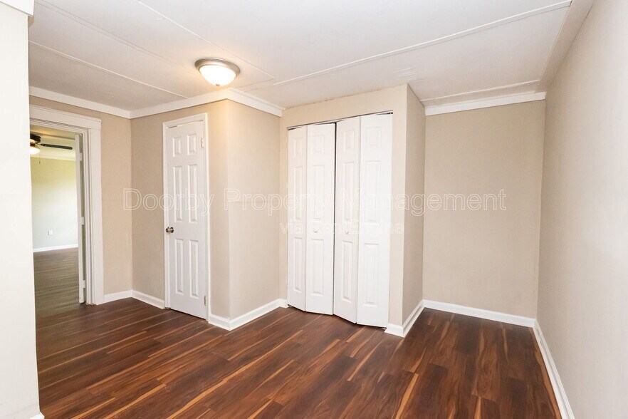 Building Photo - 207 Napier St