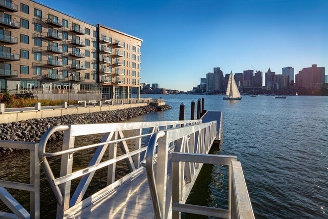 Building Photo - 45 Lewis St