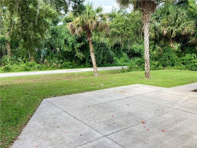 Building Photo - Crystal Manor 2 bedroom, 2 bath, 1 car garage home!