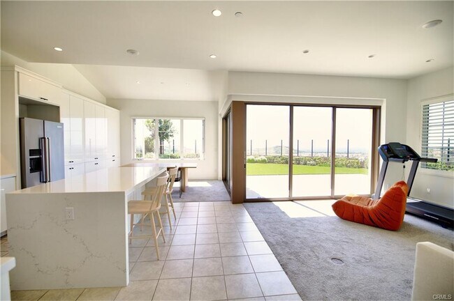Building Photo - 104 Winnett