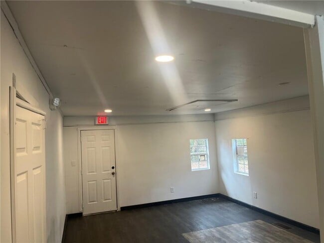 Building Photo - 2230 Palm St