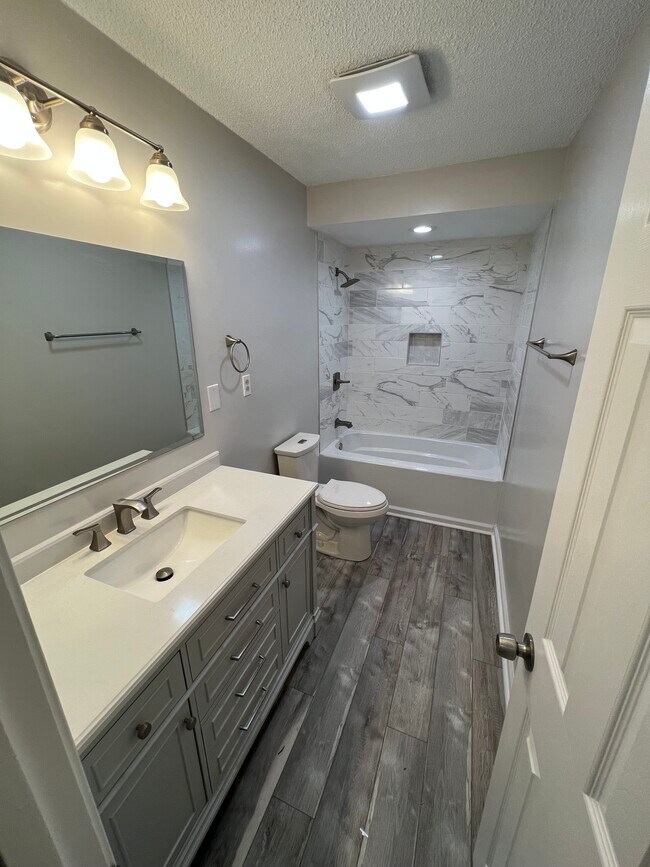 Building Photo - 1664 Louisville Rd