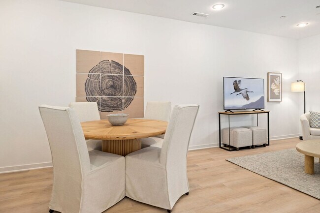 Building Photo - 1935 S Garland Ave