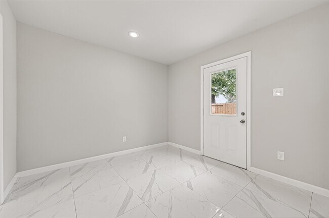 Building Photo - 7739 Antoine Dr