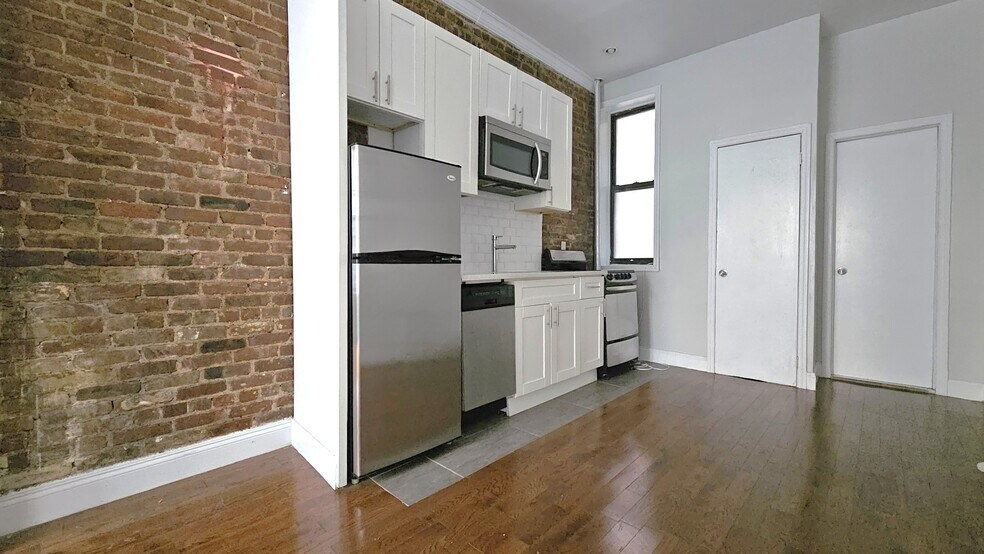 Building Photo - 523 W 156th St
