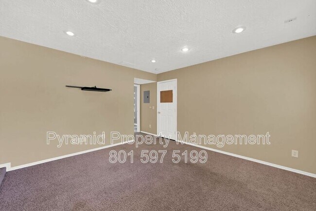 Building Photo - 2928 2075 S