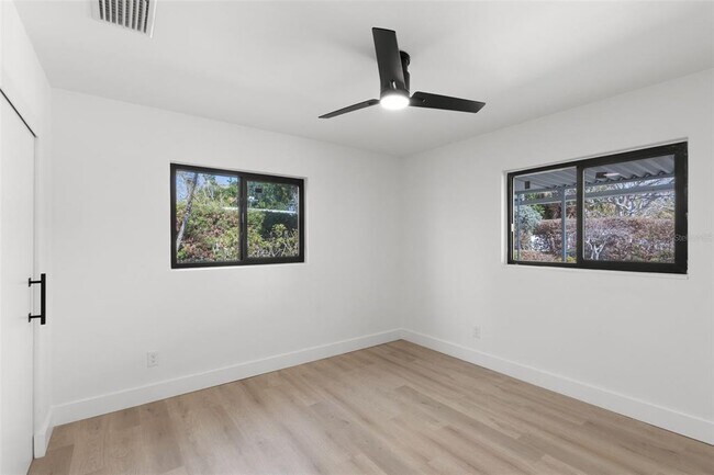 Building Photo - 312 41st Ave