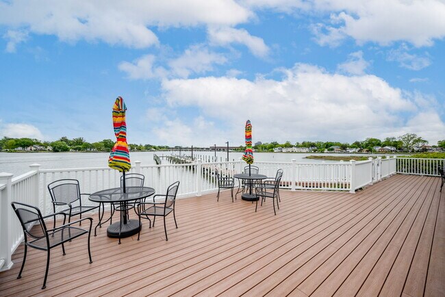 Building Photo - 205 Dockside Dr