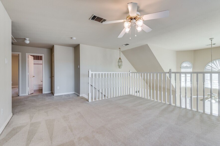 Building Photo - 3147 Waterside Dr