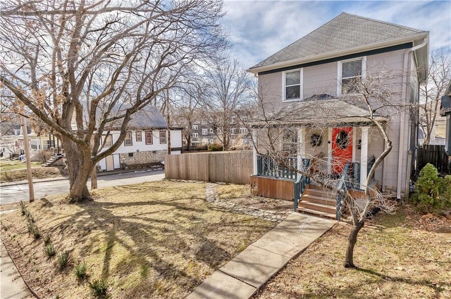 exterior - 4244 Holmes St