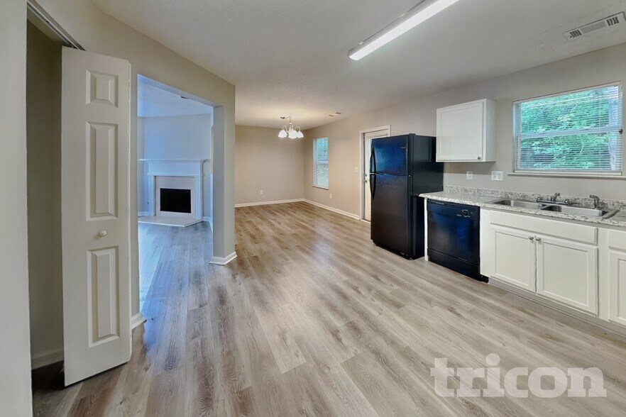 Building Photo - 1104 St Phillips Ct