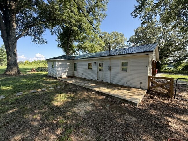 Building Photo - 6970 Raleigh Lagrange Dr