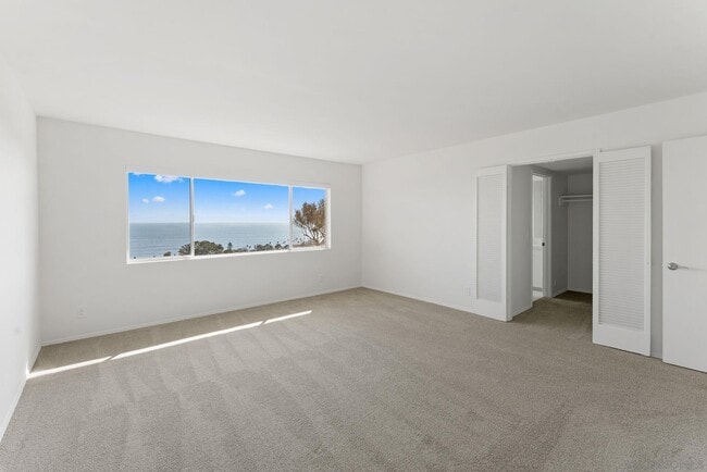 Building Photo - 5995 La Jolla Corona Dr