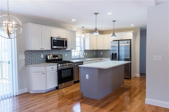 Building Photo - 100 Brentwood Ave