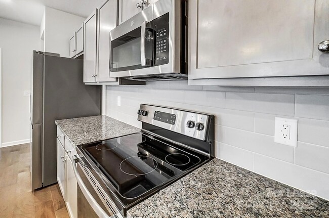 Building Photo - 7014 Fairmile Run