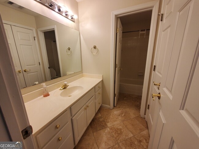 Building Photo - 1249 Thorncliff Ct