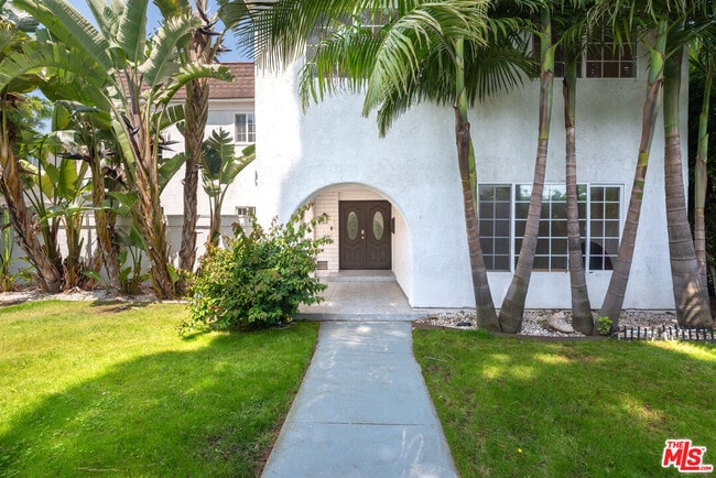 Primary Photo - 3026 Inglewood Blvd