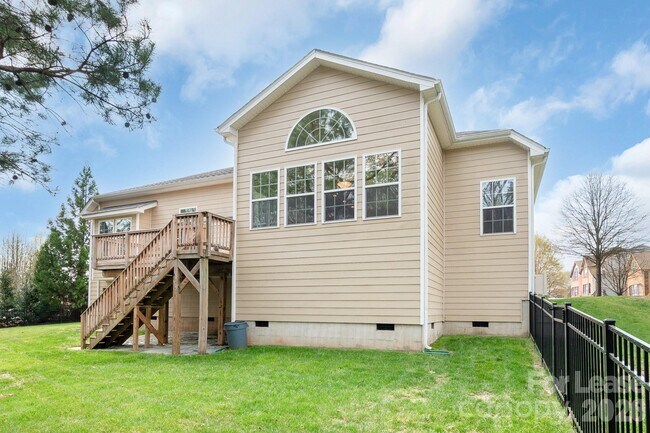 Building Photo - 3048 Arsdale Rd