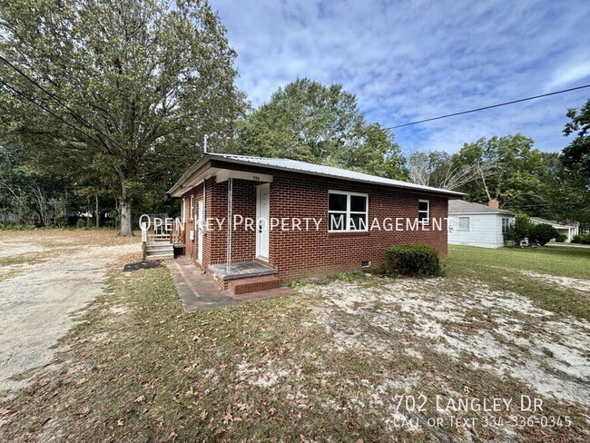 Building Photo - 702 Langley Dr