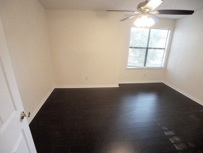 Building Photo - Beautiful 1/1 Remodeled Condo for Rent in ...