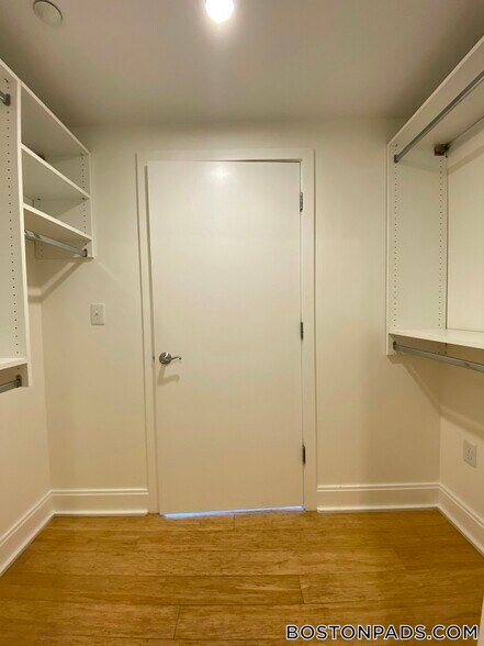 Building Photo - 40 Malvern St