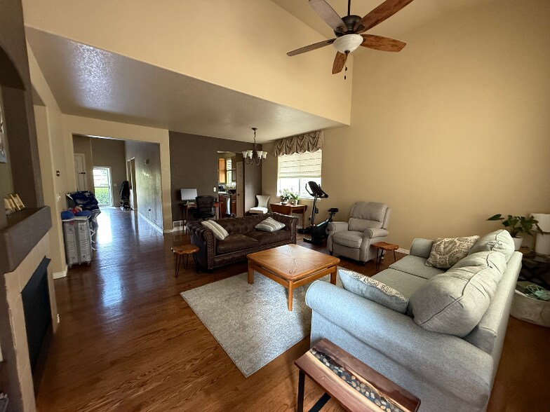 Building Photo - 7426 Triangle Dr