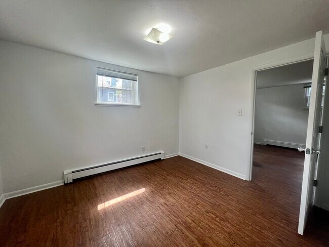 Building Photo - 314 N Locust St