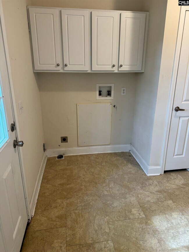 Building Photo - 121 Summerfield Dr