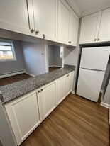 Building Photo - 15 Fairfax Ave